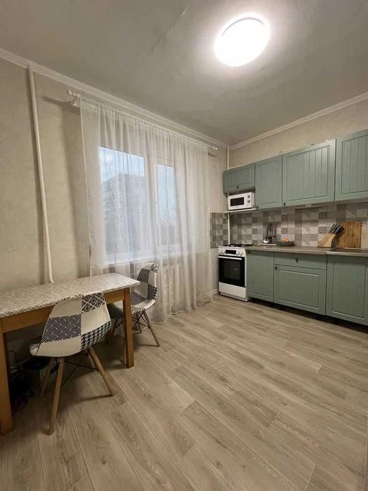 Продам простору, 1к. квартиру (Чешка), ЖМ Фрунзенський(Ломов