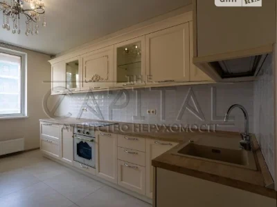 Продаж 2к квартири 73 кв. м на вул. Василя Липківського (ран