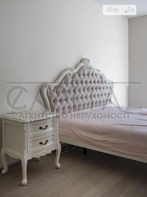 Продаж 2к квартири 73 кв. м на вул. Василя Липківського (ран