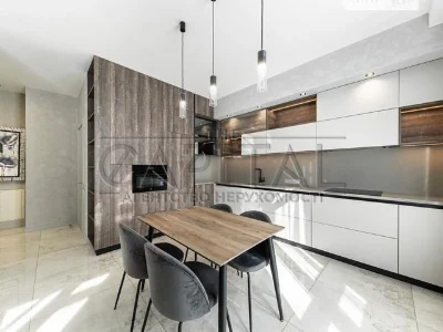 Продаж 2к квартири 74 кв. м на вул. Предславинська 42А • ID