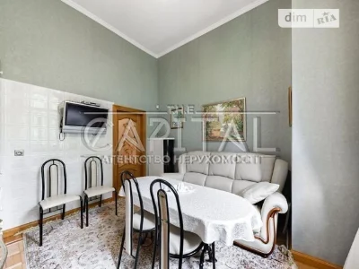 Продаж 4к квартири 135 кв. м на вул. В'ячеслава Липинського