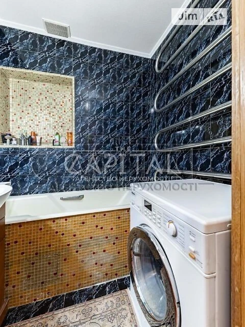 Продаж 4к квартири 135 кв. м на вул. В'ячеслава Липинського