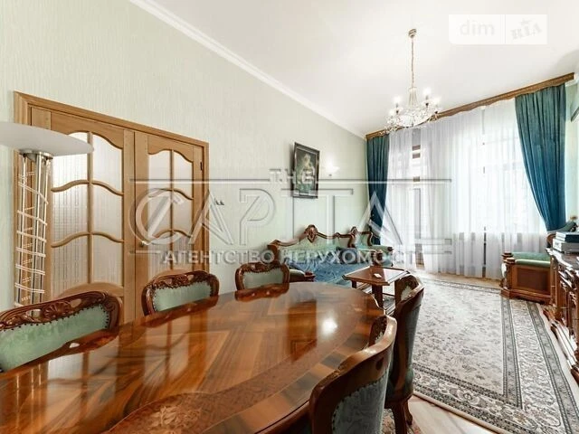 Продаж 4к квартири 135 кв. м на вул. В'ячеслава Липинського