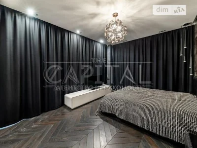 Продаж 3к квартири 125 кв. м на вул. Андрія Верхогляда 1-20А