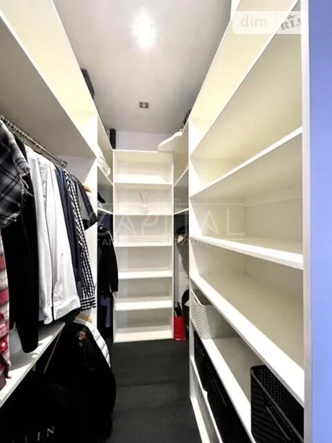 Продаж 3к квартири 125 кв. м на вул. Андрія Верхогляда 1-20А