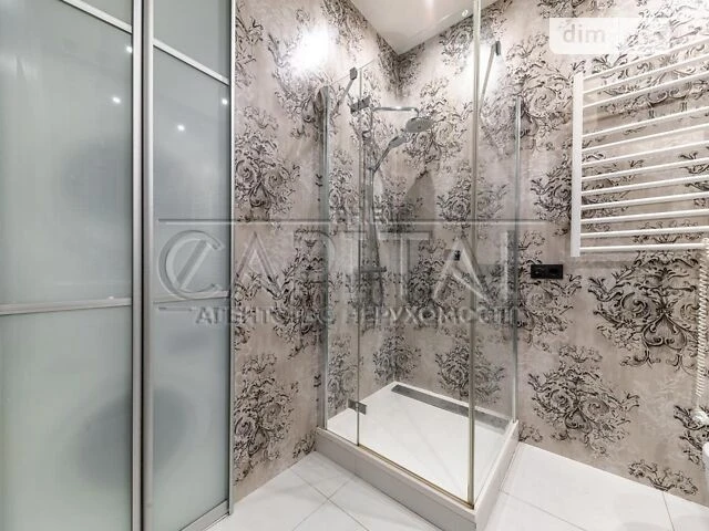 Продаж 3к квартири 125 кв. м на вул. Андрія Верхогляда 1-20А
