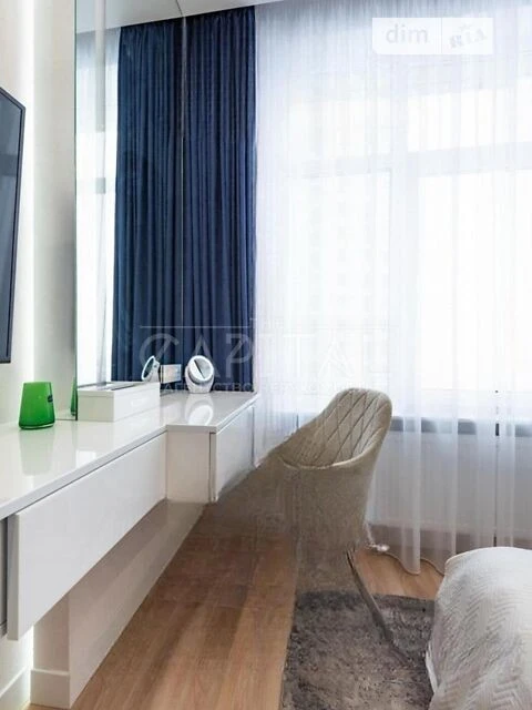 Продаж 3к квартири 90 кв. м на вул. Андрія Верхогляда 15 • I