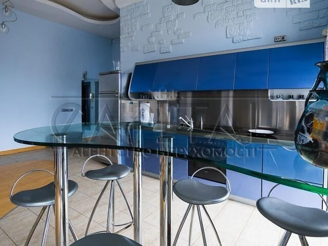 Продаж 2к квартири 89 кв. м на пров. Музейний 8Б • ID 348239