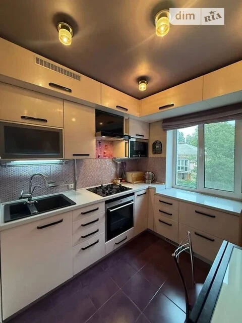 Продаж 2к квартири 44 кв. м на вул. Донецька 61 • ID 3482349