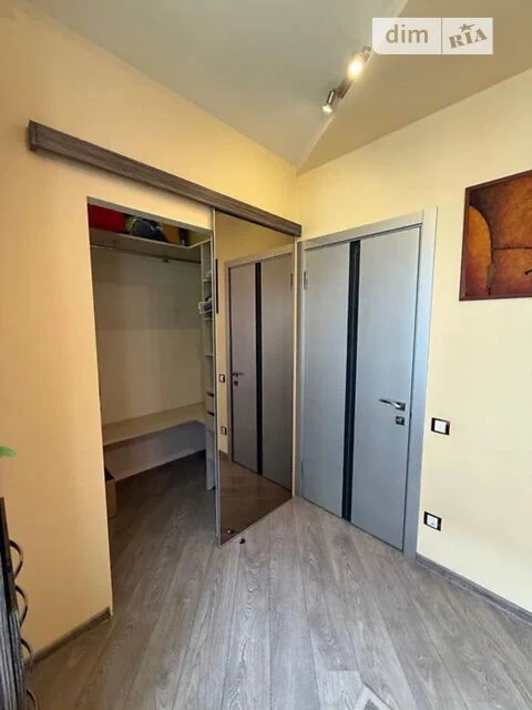 Продаж 2к квартири 44 кв. м на вул. Донецька 61 • ID 3482349