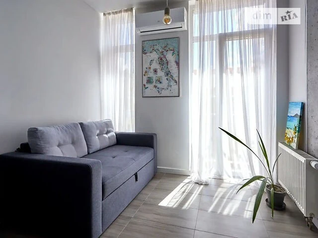 Продаж 2к квартири 45 кв. м на вул. Регенераторна 4 корпус 3