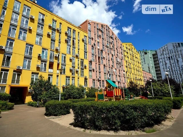 Продаж 2к квартири 45 кв. м на вул. Регенераторна 4 корпус 3