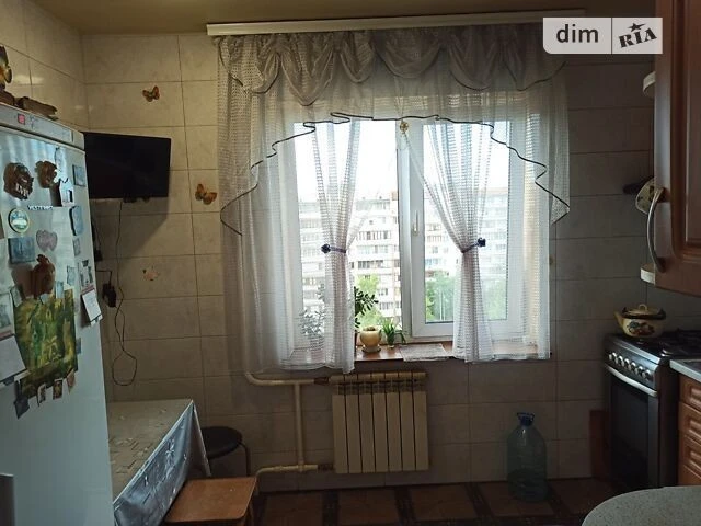 Здам в оренду кімнату на вул. Героїв Дніпра 38 довгостроково