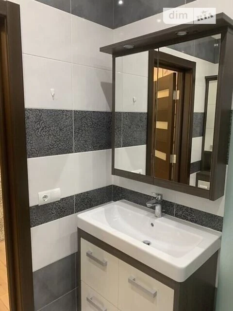 Довготривала оренда 1к квартири на вул. Коновальця Євгена 36