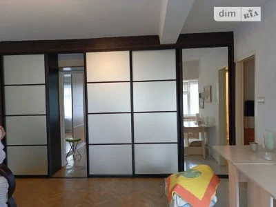 Продаж 2к квартири 45.5 кв. м на вул. Мілютенка 12А • ID 347