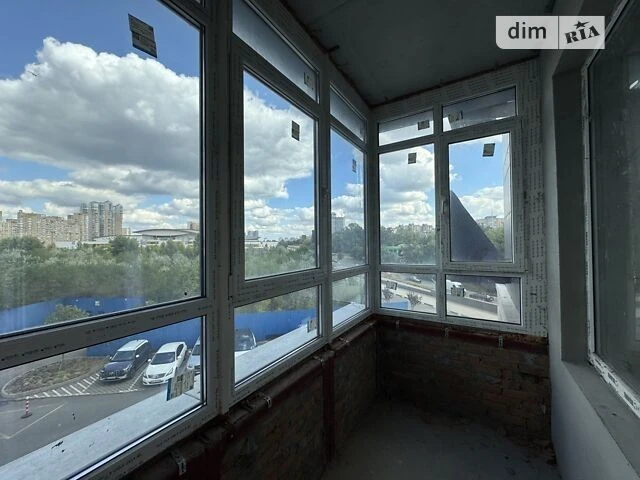 Продаж 2к квартири 78 кв. м на вул. Микільсько-Слобідська 3Б