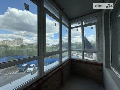 Продаж 2к квартири 78 кв. м на вул. Микільсько-Слобідська 3Б
