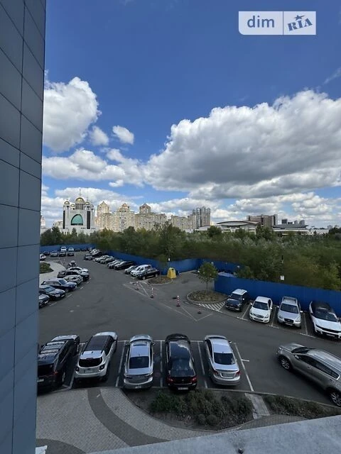 Продаж 2к квартири 78 кв. м на вул. Микільсько-Слобідська 3Б