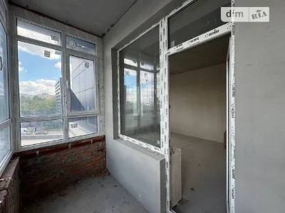Продаж 2к квартири 78 кв. м на вул. Микільсько-Слобідська 3Б