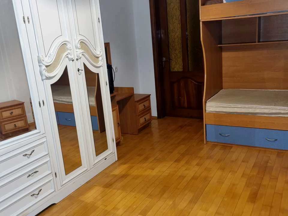 Квартира. Київ, Прилужна вул.
