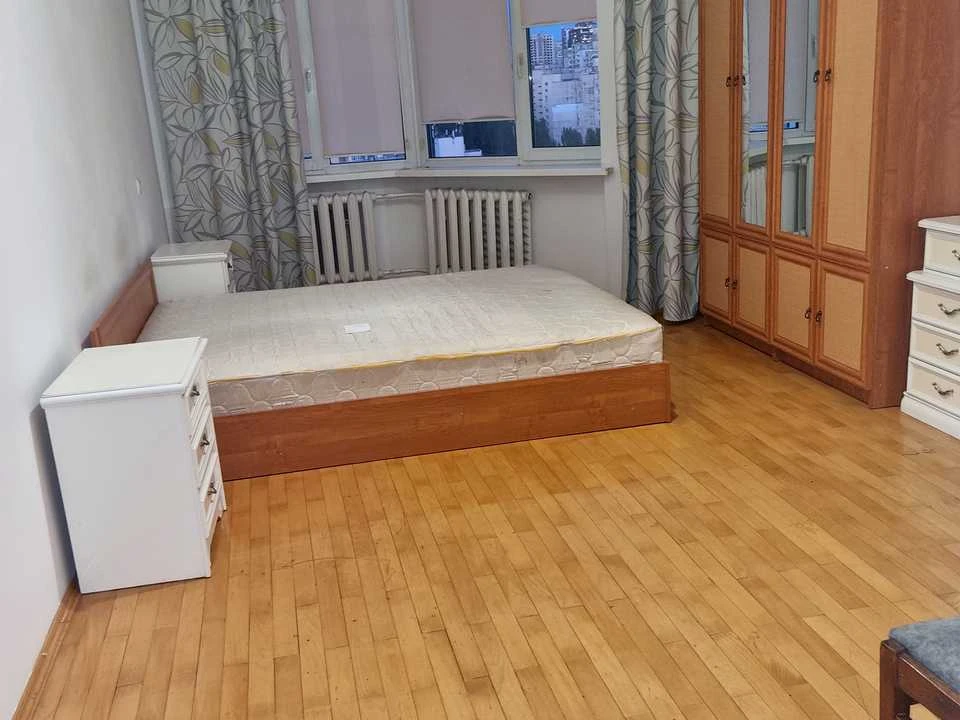 Квартира. Київ, Прилужна вул.