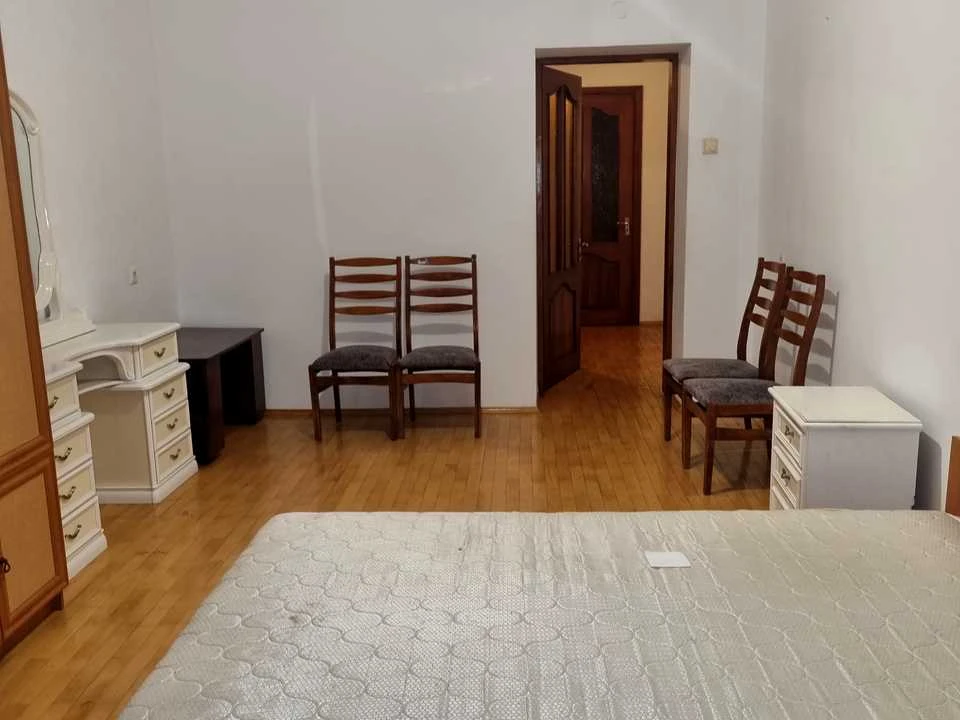 Квартира. Київ, Прилужна вул.