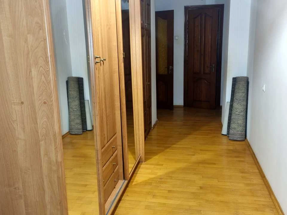 Квартира. Київ, Прилужна вул.
