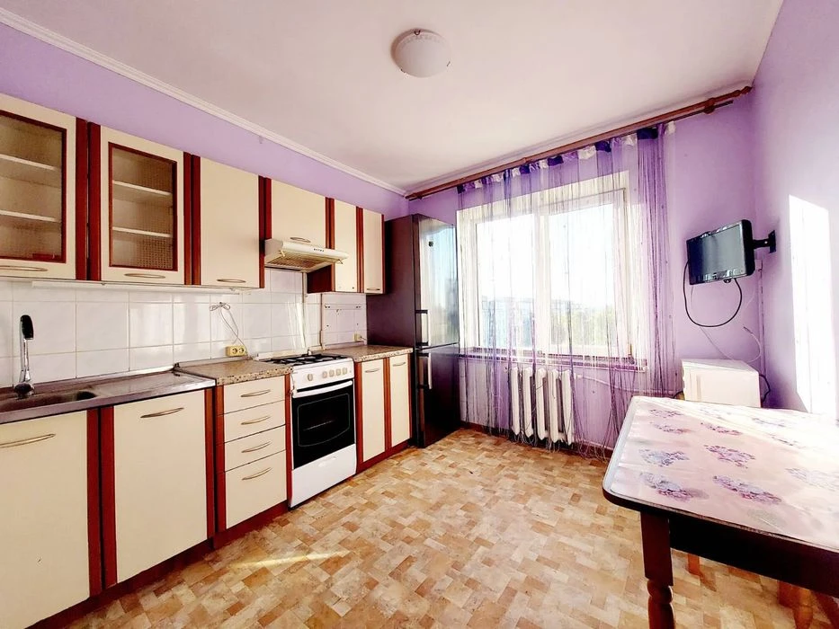 Продам 2 к.кв. Тополь,1, дом 15