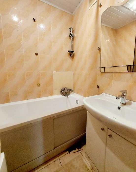 Продам 2 к.кв. Тополь,1, дом 15