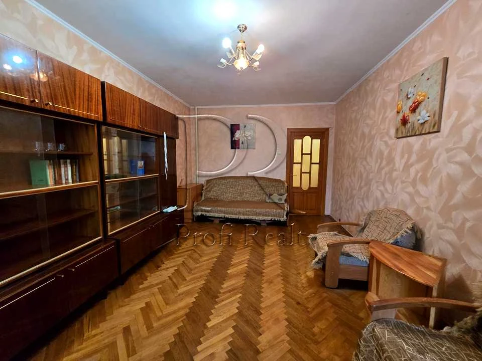 Квартира. Київ, Ніжинська вул.