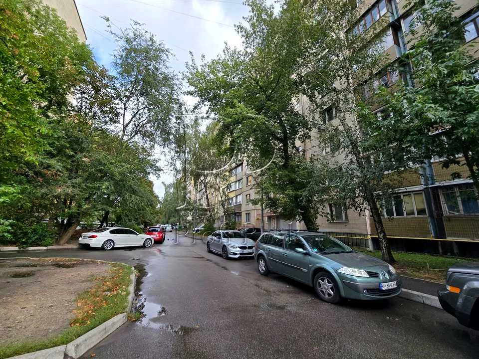 Квартира. Київ, Ніжинська вул.