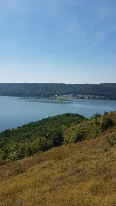 Продам земельну ділянку  в селі Рудківці . Дністер