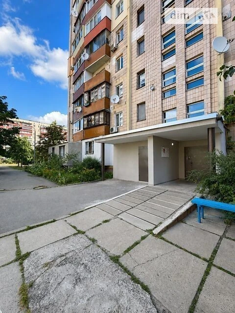 Sale of 1-room apartment 27.4 sq. m. on Bratstva Tarasivtsiv St. 5B