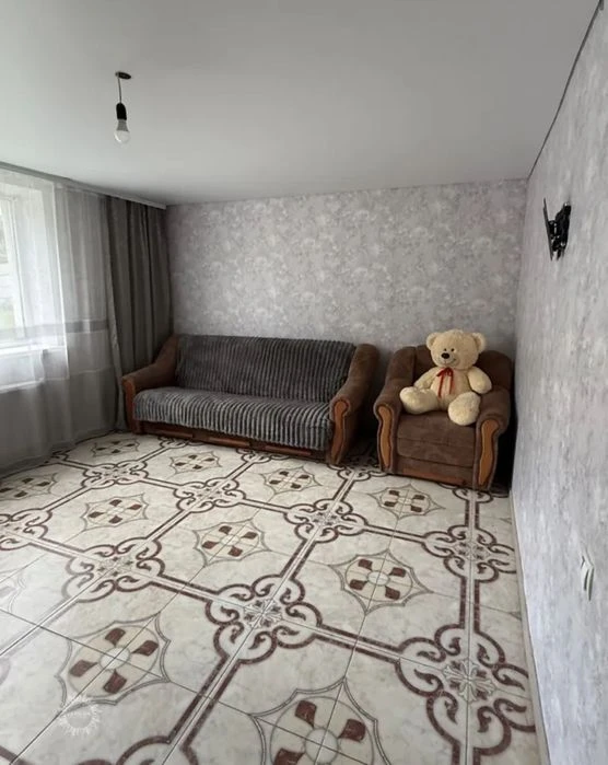 Продається жилий будинок коло озера всі комунікації 12 соток