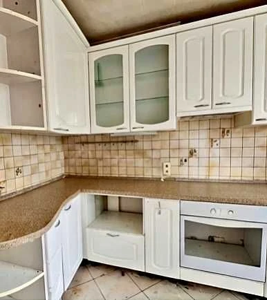 Продам (продаж) 2кімнатну (двухкомнатную) квартиру. Термінов