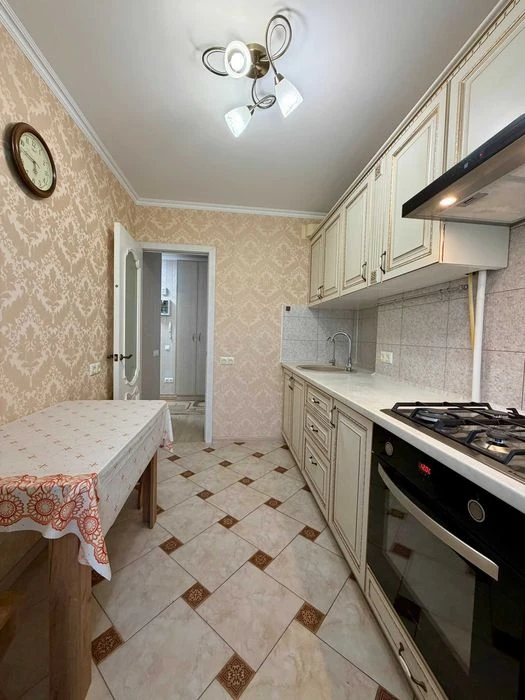Продаю 2-кімнатну квартиру, пр-т. Центральний / 3 Слобідська