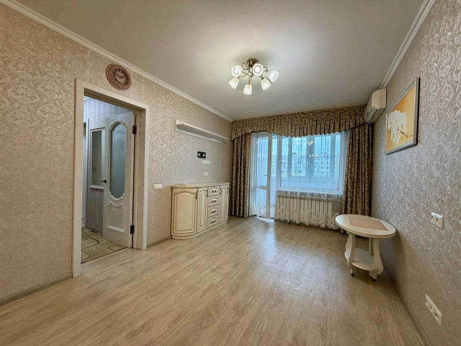 Продаю 2-кімнатну квартиру, пр-т. Центральний / 3 Слобідська