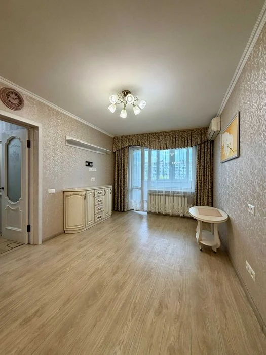 Продаю 2-кімнатну квартиру, пр-т. Центральний / 3 Слобідська
