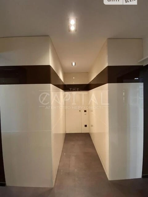 Продаж 3к квартири 100 кв. м на просп. Петра Григоренка 14 •