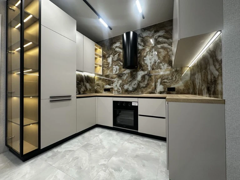 For sale: 2-room apartment (69 square meters) in Mira 2, building 1.