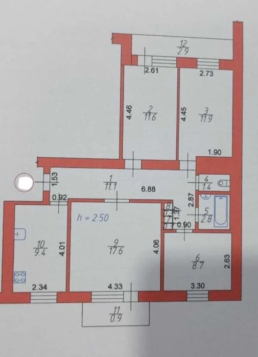 Продається простора 4-кімнатна квартира з ремонтом у цегляно