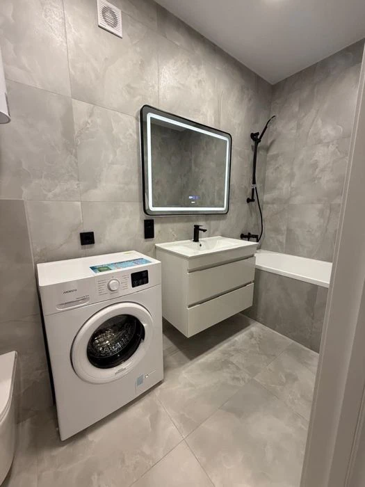 For sale: 2-room apartment (69 square meters) in Mira 2, building 1.
