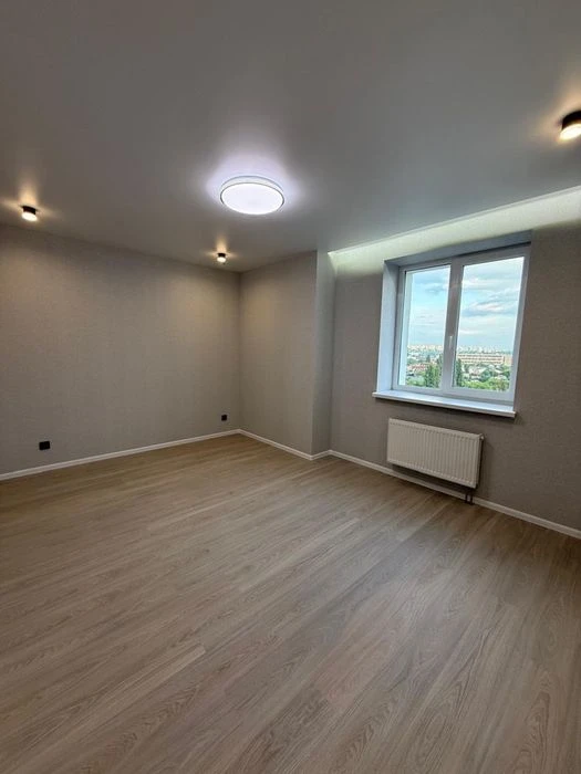 For sale: 2-room apartment (69 square meters) in Mira 2, building 1.