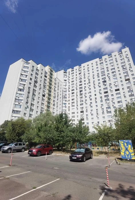 Продам отличную 1 комнатную квартиру на Позняках, по ул. Дра