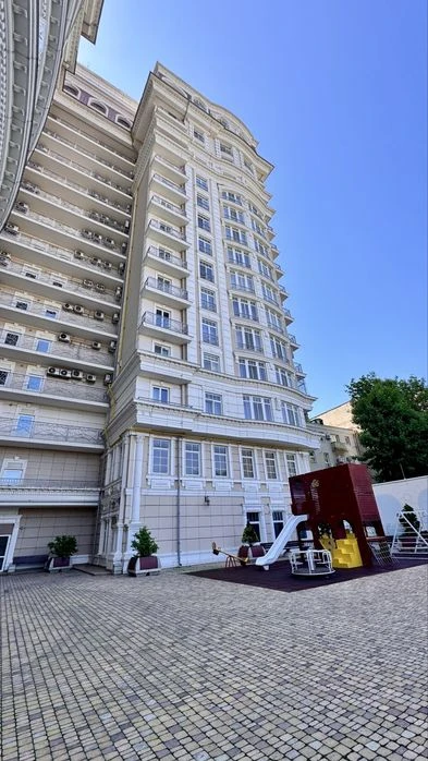 Продаж ‼️ЖК Бельєтаж ‼️70 м ‼️Дизайнерський ремонт ‼️ Парк Ш