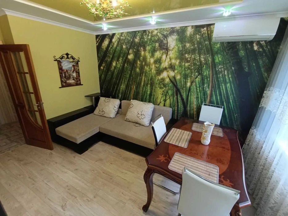Продам 3-кімнатну квартиру 64,6 м² з ремонтом біля метро «Ст