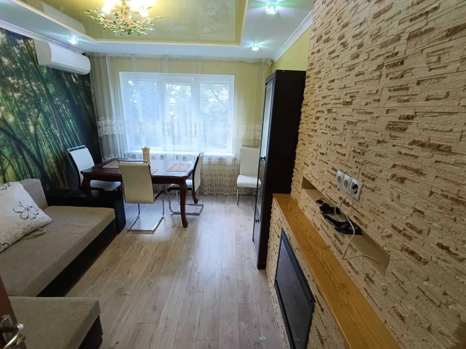 Продам 3-кімнатну квартиру 64,6 м² з ремонтом біля метро «Ст