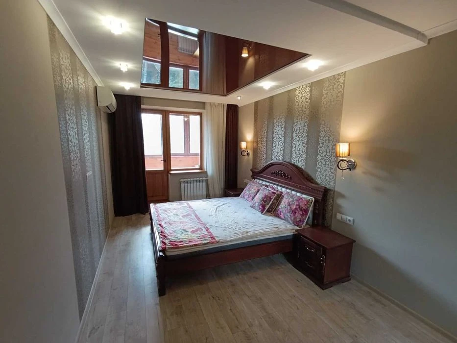 Продам 3-кімнатну квартиру 64,6 м² з ремонтом біля метро «Ст
