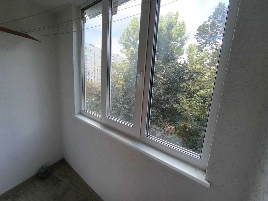 Продам 3-кімнатну квартиру 64,6 м² з ремонтом біля метро «Ст