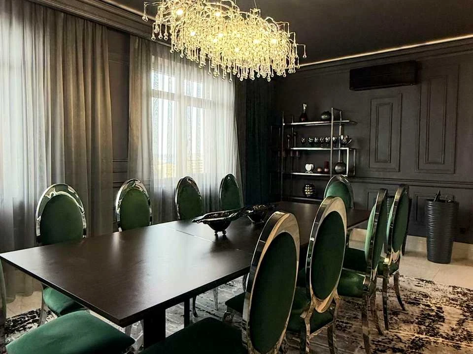 Квартира. Івано-Франківськ, Степана Бандери вул., (Будинок)